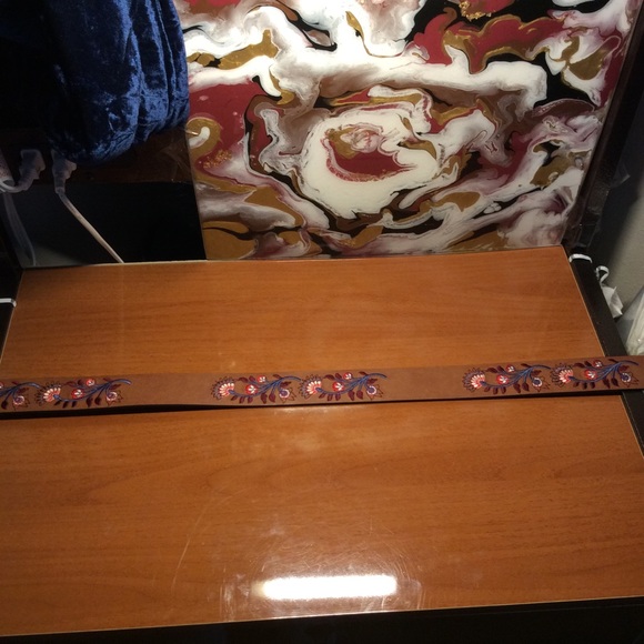 NEW!! "Night Out" Brown Womens Belt - Picture 3 of 4